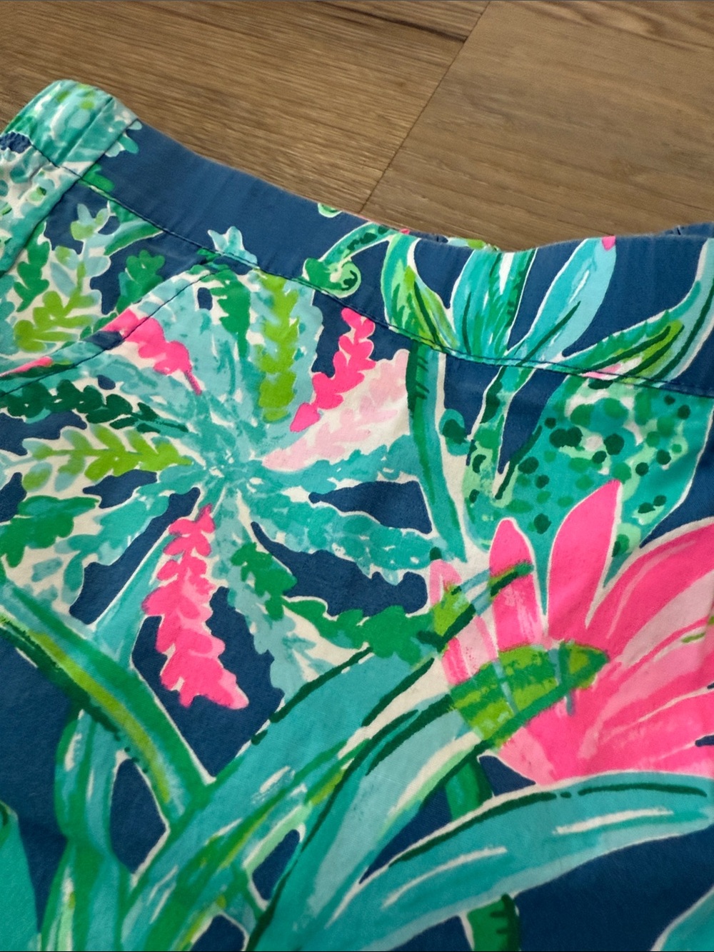 Lilly Pulitzer Tropical Floral Print Shorts NWOT - Picture 2 of 5